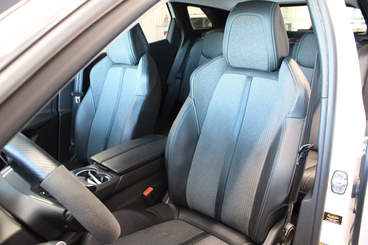 Peugeot 3008 BlueHDi 130 S&S Allure (13)