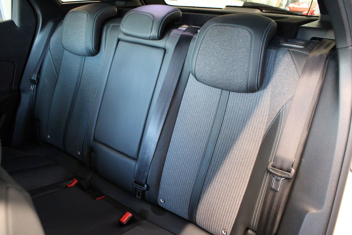 Peugeot 3008 BlueHDi 130 S&S Allure (14)