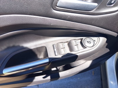 Ford Kuga 1.5 TDCI 120 CV S&S 2WD ST-Line (14)