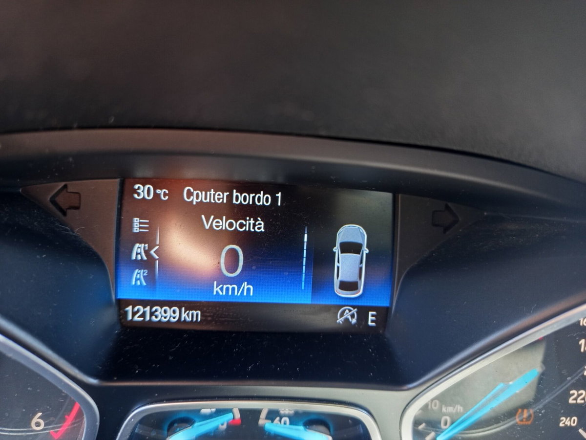 Ford Kuga 1.5 TDCI 120 CV S&S 2WD ST-Line (19)