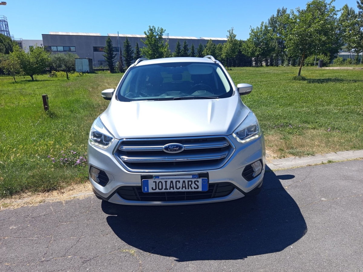 Ford Kuga 1.5 TDCI 120 CV S&S 2WD ST-Line (2)