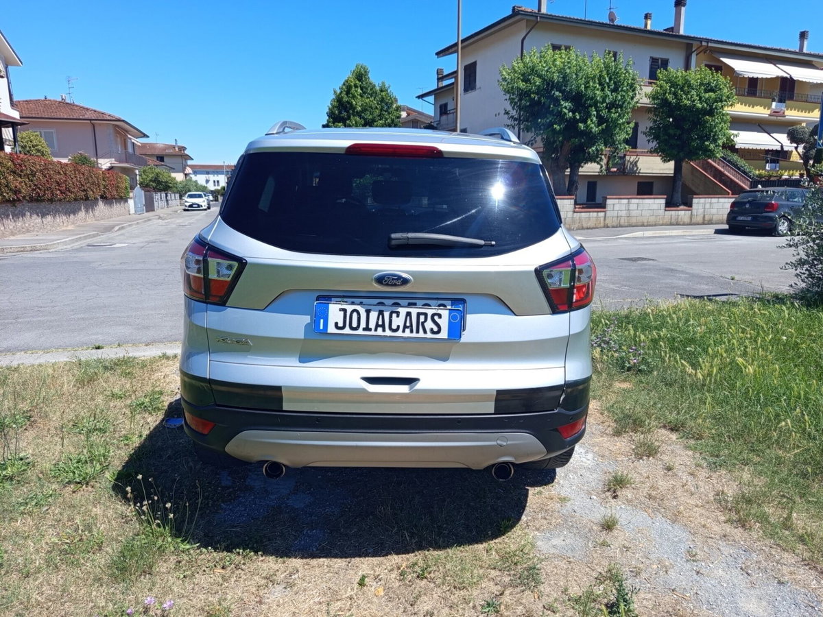 Ford Kuga 1.5 TDCI 120 CV S&S 2WD ST-Line (6)