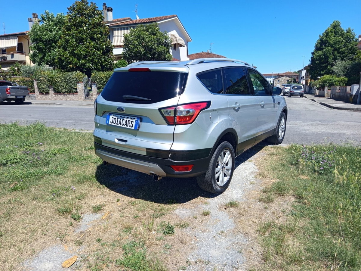 Ford Kuga 1.5 TDCI 120 CV S&S 2WD ST-Line (8)