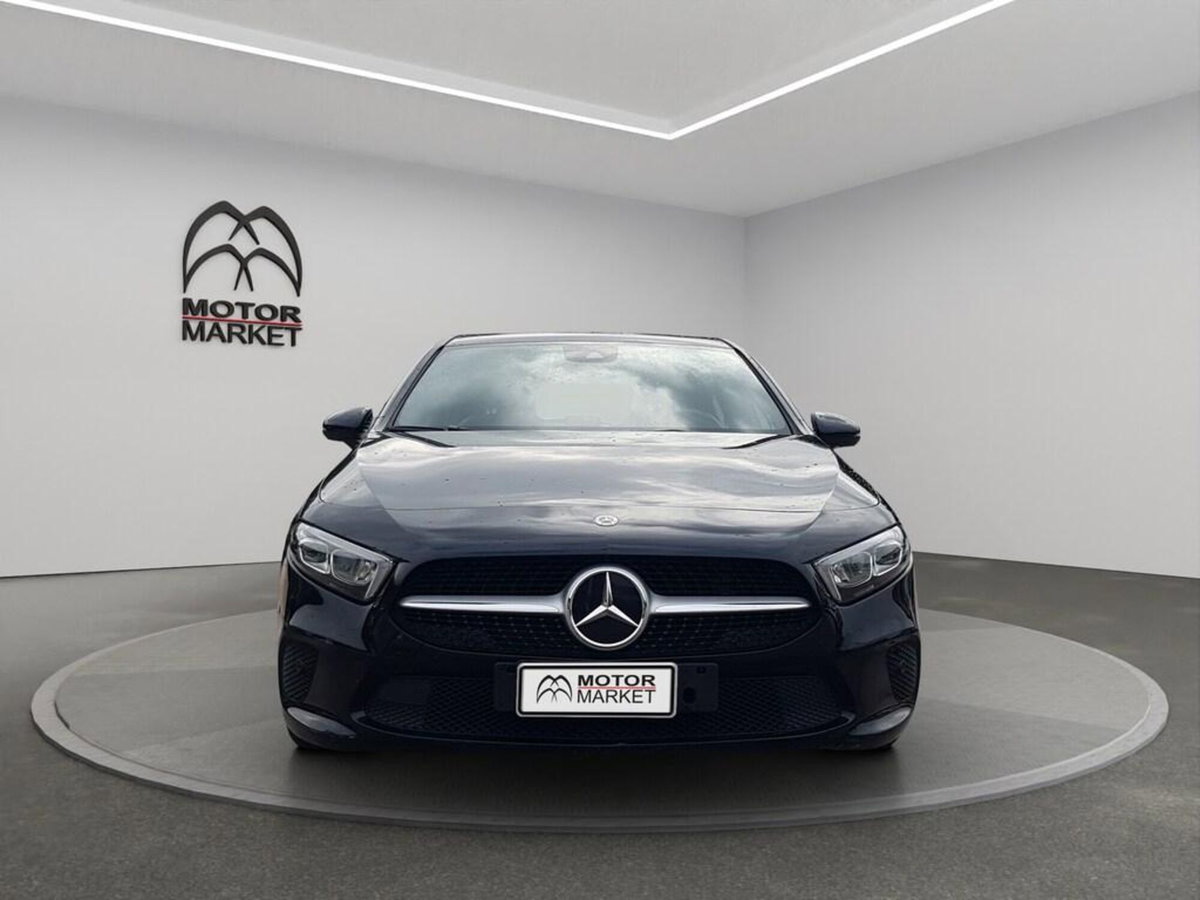 Mercedes-Benz Classe A 180 d Sport (2)