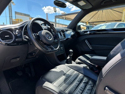 Volkswagen Maggiolino 1.6 TDI Design (10)