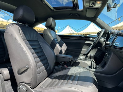 Volkswagen Maggiolino 1.6 TDI Design (12)