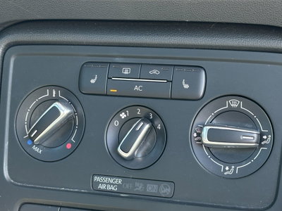Volkswagen Maggiolino 1.6 TDI Design (19)
