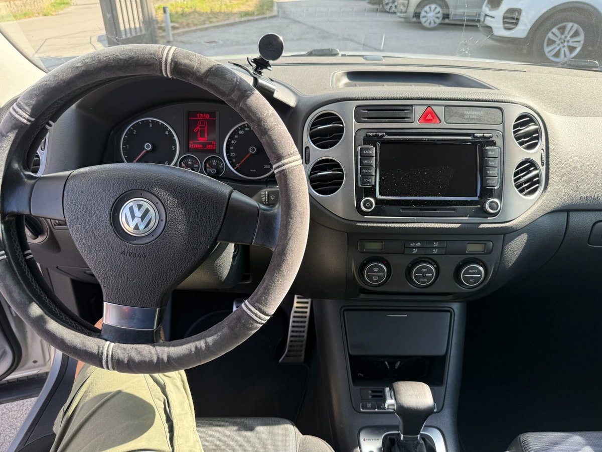 Volkswagen Tiguan 2.0 TDI DPF 4MOTION tiptronic Track & Field (10)