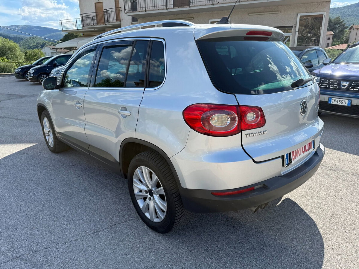 Volkswagen Tiguan 2.0 TDI DPF 4MOTION tiptronic Track & Field (4)
