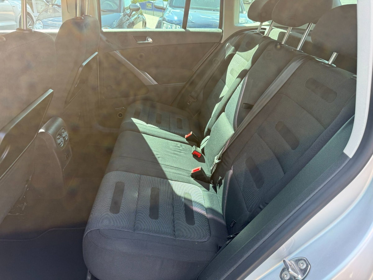 Volkswagen Tiguan 2.0 TDI DPF 4MOTION tiptronic Track & Field (7)
