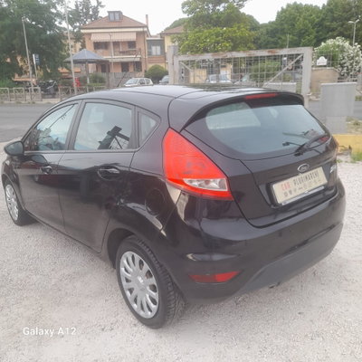 Ford Fiesta 1.2 82CV 5 porte (4)