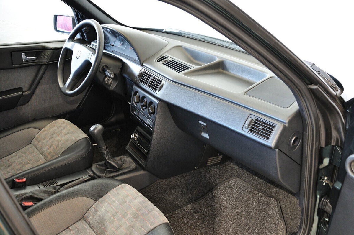 Alfa Romeo 155 1.8i Twin Spark cat (14)