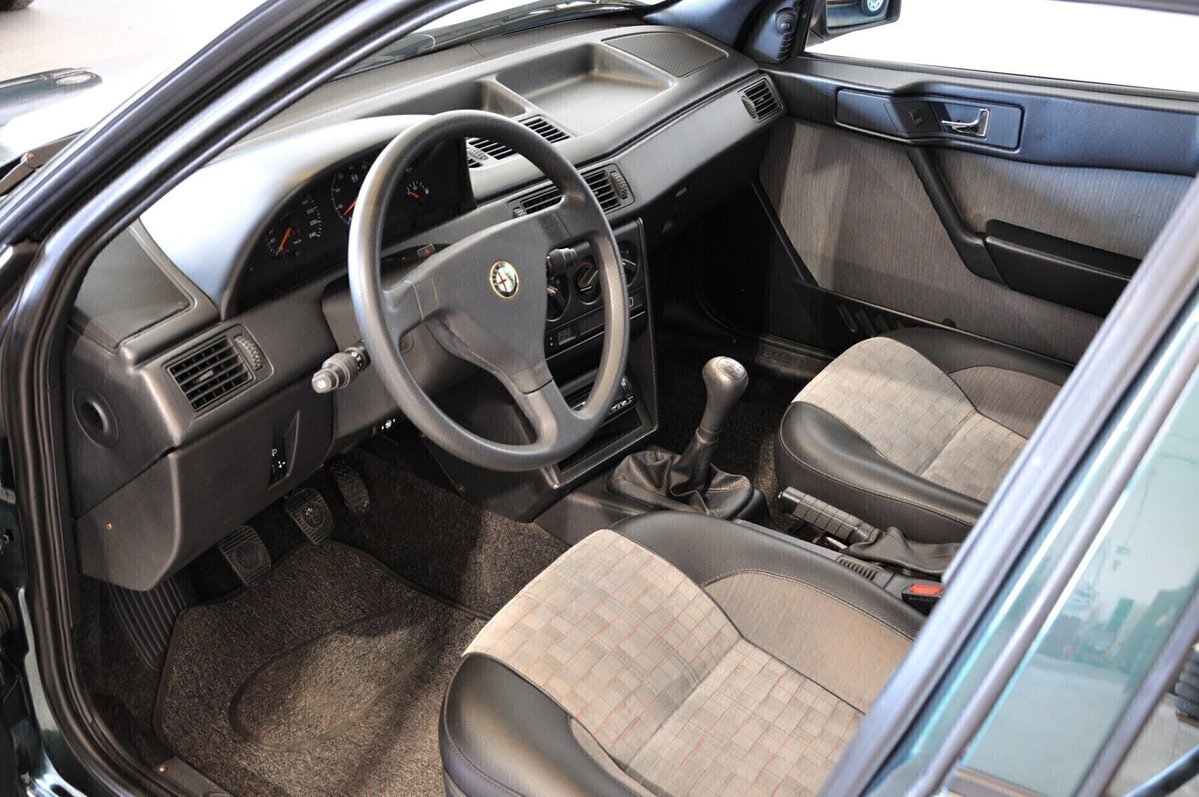 Alfa Romeo 155 1.8i Twin Spark cat (17)