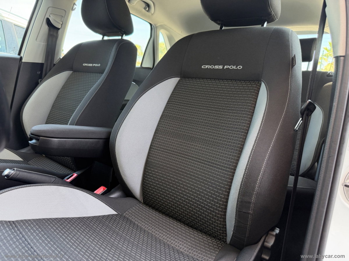 Volkswagen Polo Cross 1.4 TDI DSG BlueMotion Technology (12)