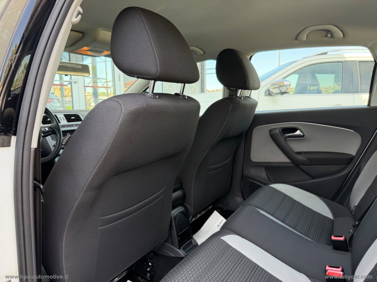 Volkswagen Polo Cross 1.4 TDI DSG BlueMotion Technology (19)