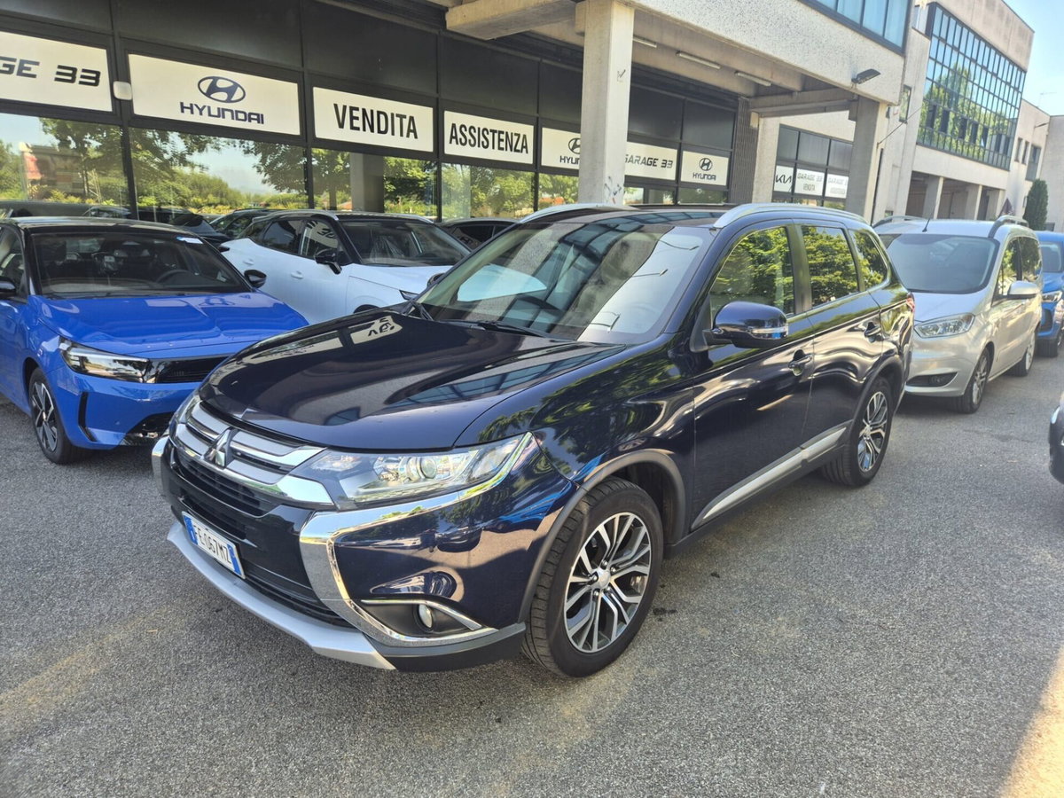 Mitsubishi Outlander 2.2 DI-D 4WD Instyle Plus SDA 7 posti (2)