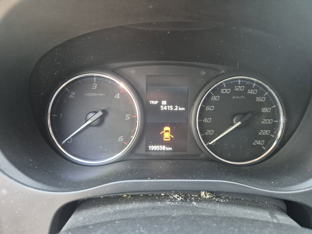 Mitsubishi Outlander 2.2 DI-D 4WD Instyle Plus SDA 7 posti (6)