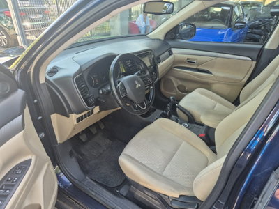 Mitsubishi Outlander 2.2 DI-D 4WD Instyle Plus SDA 7 posti (7)