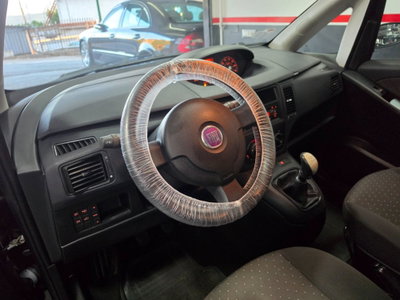Fiat Idea 1.2 16V BlackLabel (10)