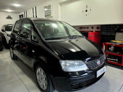 Fiat Idea 1.2 16V BlackLabel (3)