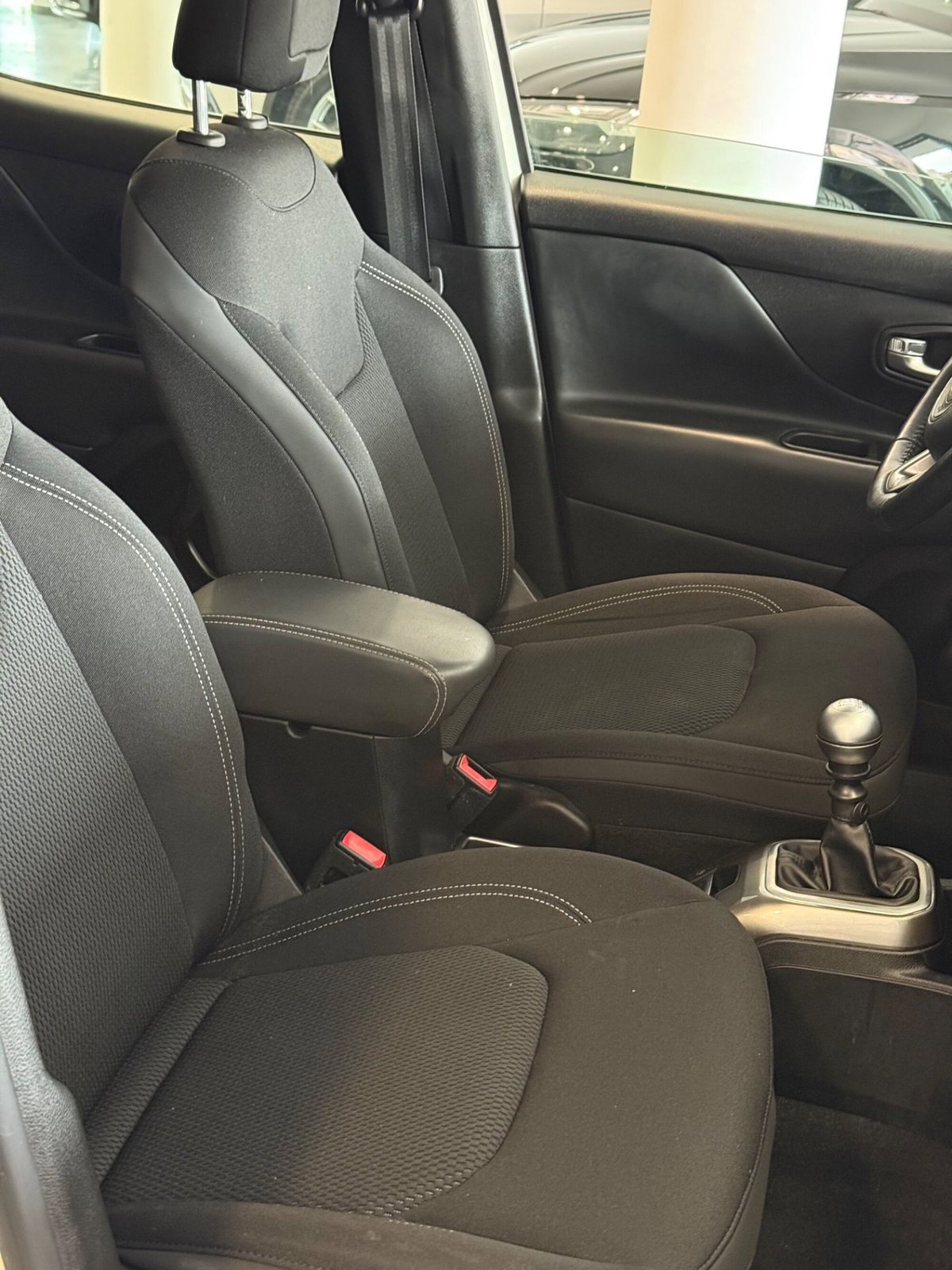 Jeep Renegade 1.6 Mjt 120 CV Limited (12)