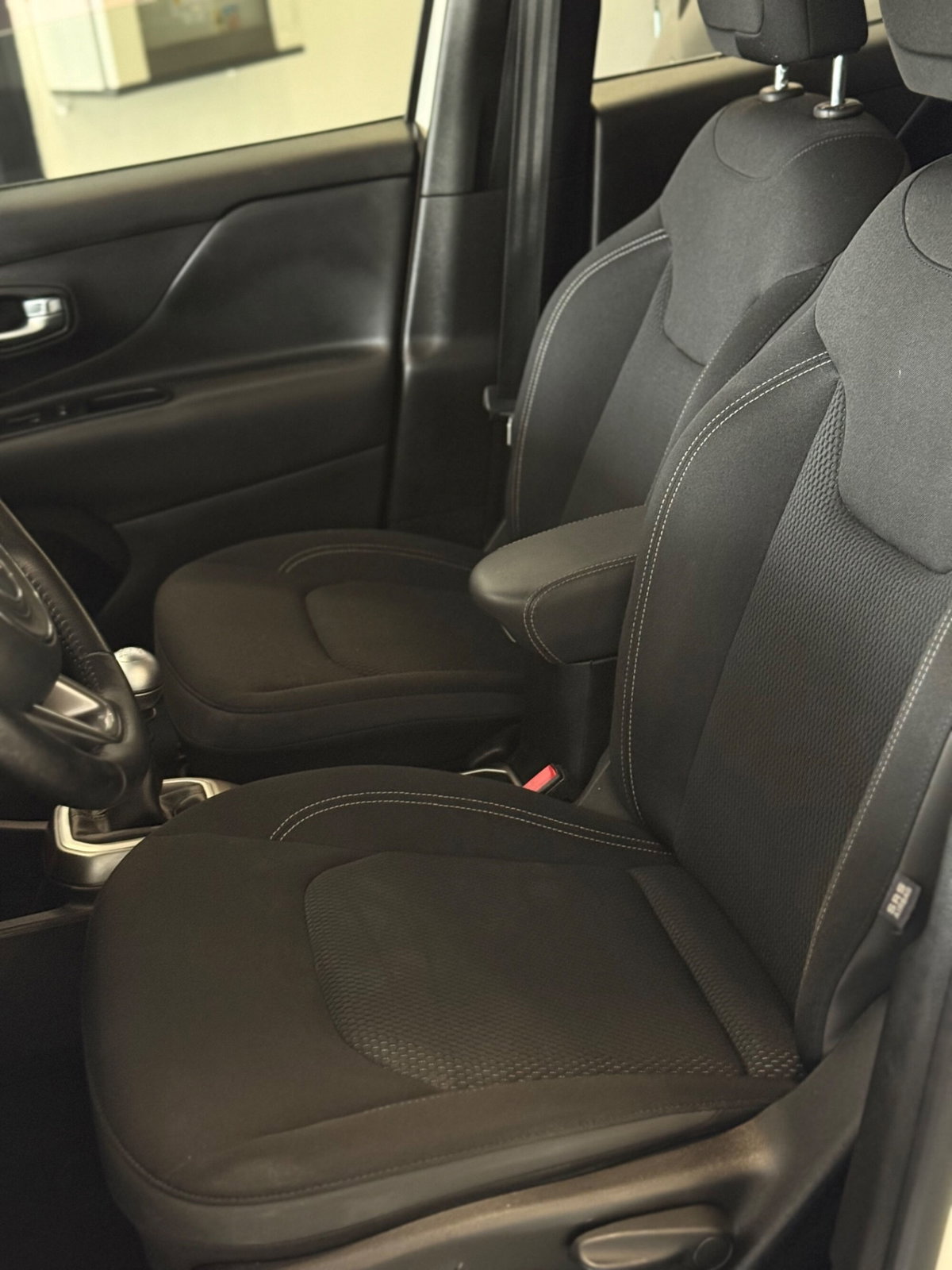Jeep Renegade 1.6 Mjt 120 CV Limited (9)