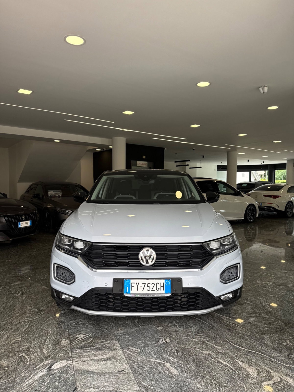 Volkswagen T-Roc 1.6 TDI SCR Business BlueMotion Technology (2)
