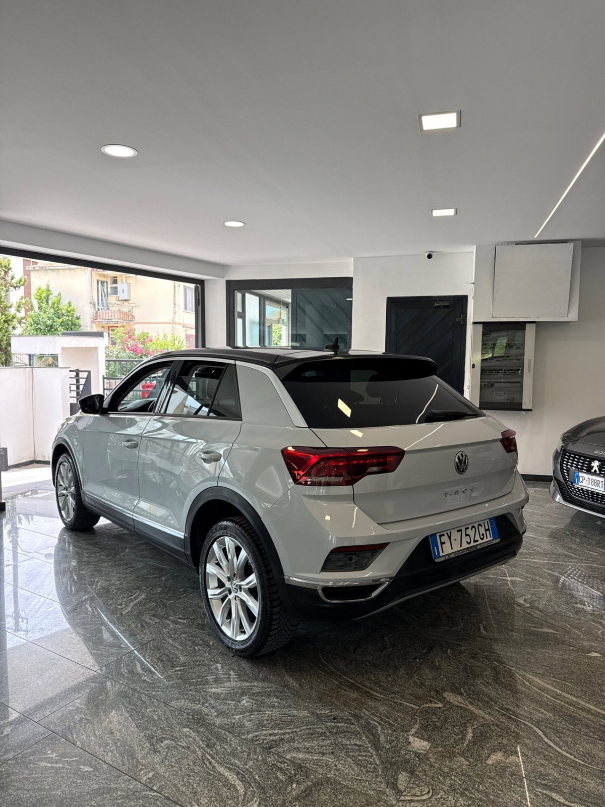 Volkswagen T-Roc 1.6 TDI SCR Business BlueMotion Technology (5)