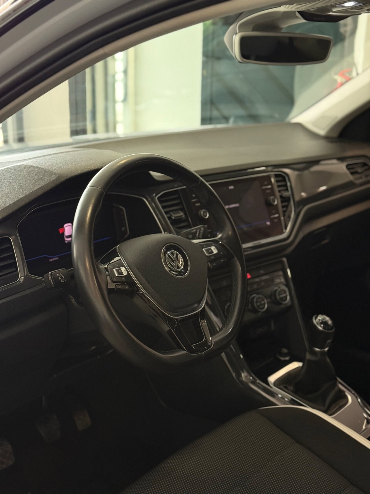 Volkswagen T-Roc 1.6 TDI SCR Business BlueMotion Technology (7)
