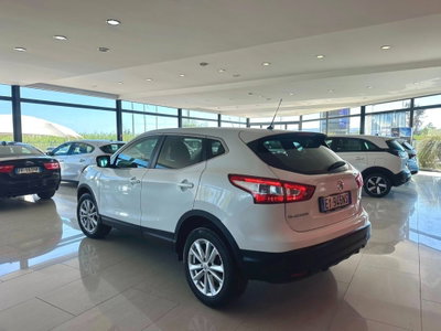Nissan Qashqai 1.5 dCi Business (2)