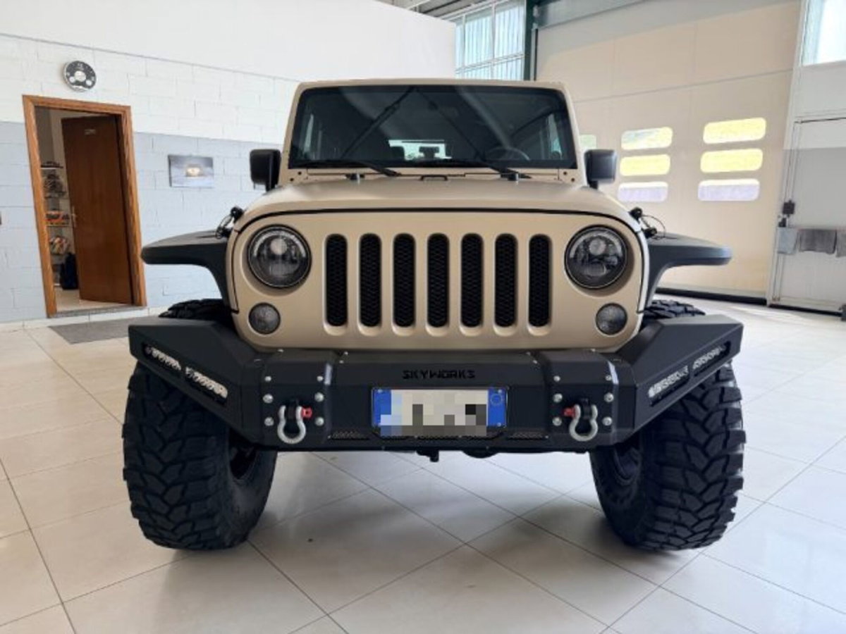 Jeep Wrangler Unlimited 2.8 CRD DPF Rubicon Auto (2)