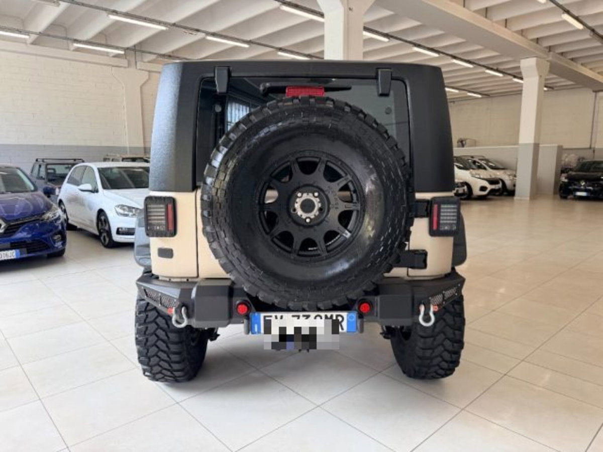 Jeep Wrangler Unlimited 2.8 CRD DPF Rubicon Auto (6)
