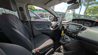 Lancia Ypsilon 1.0 FireFly 5 porte S&S Hybrid Ecochic Gold (11)