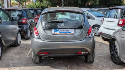 Lancia Ypsilon 1.0 FireFly 5 porte S&S Hybrid Ecochic Gold (4)