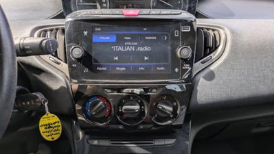 Lancia Ypsilon 1.0 FireFly 5 porte S&S Hybrid Ecochic Gold (8)