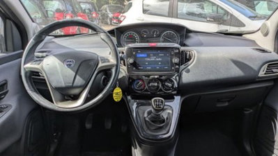 Lancia Ypsilon 1.0 FireFly 5 porte S&S Hybrid Gold Plus (5)