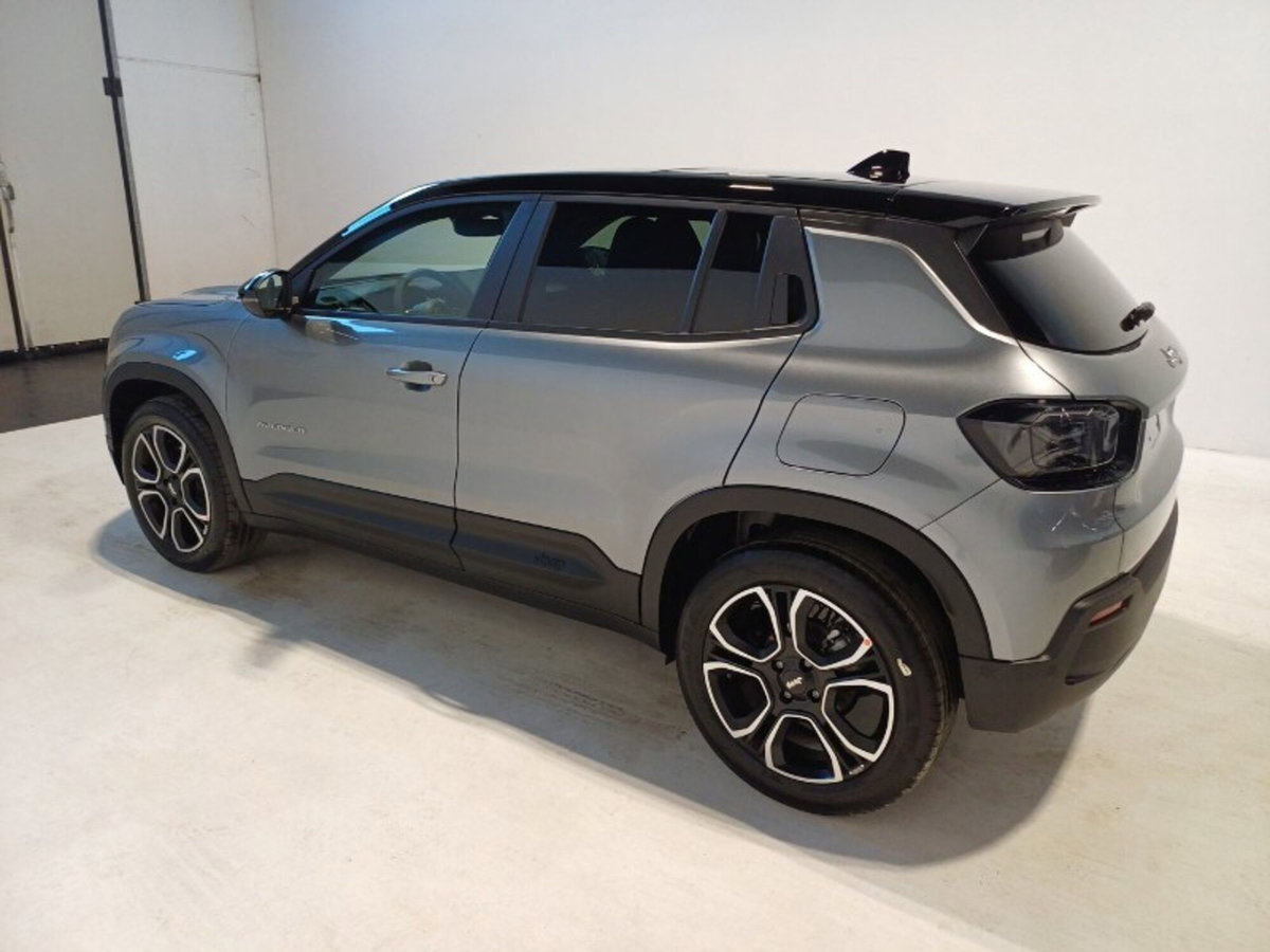 Jeep Avenger 1.2 turbo e-hybrid mhev Summit fwd 110cv edct6 (4)