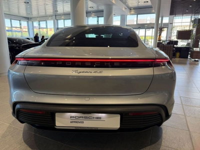 Porsche Taycan 4S (4)