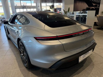 Porsche Taycan 4S (5)
