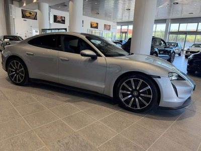 Porsche Taycan 4S (7)