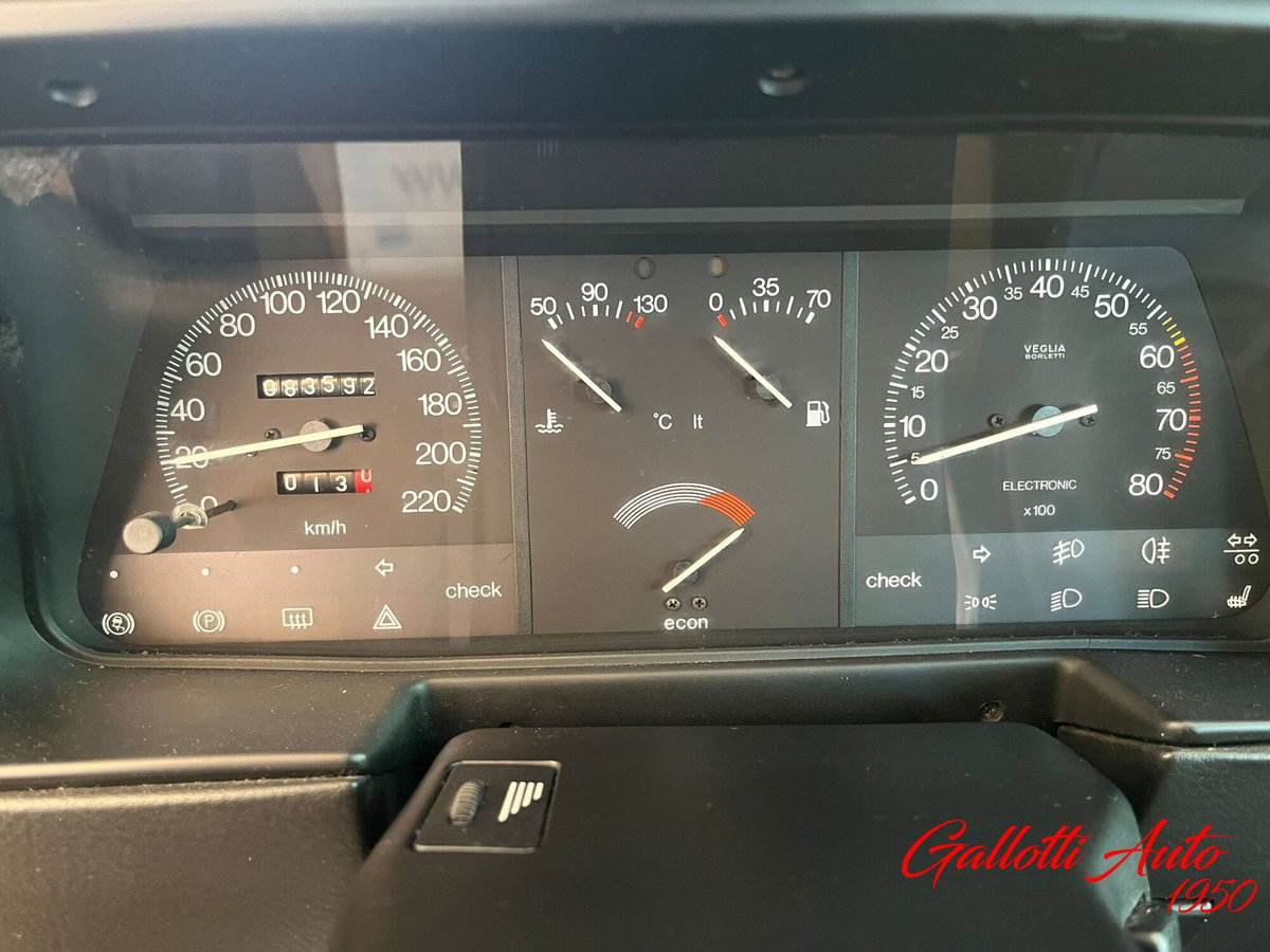 Lancia Thema i.e. turbo 16V (10)
