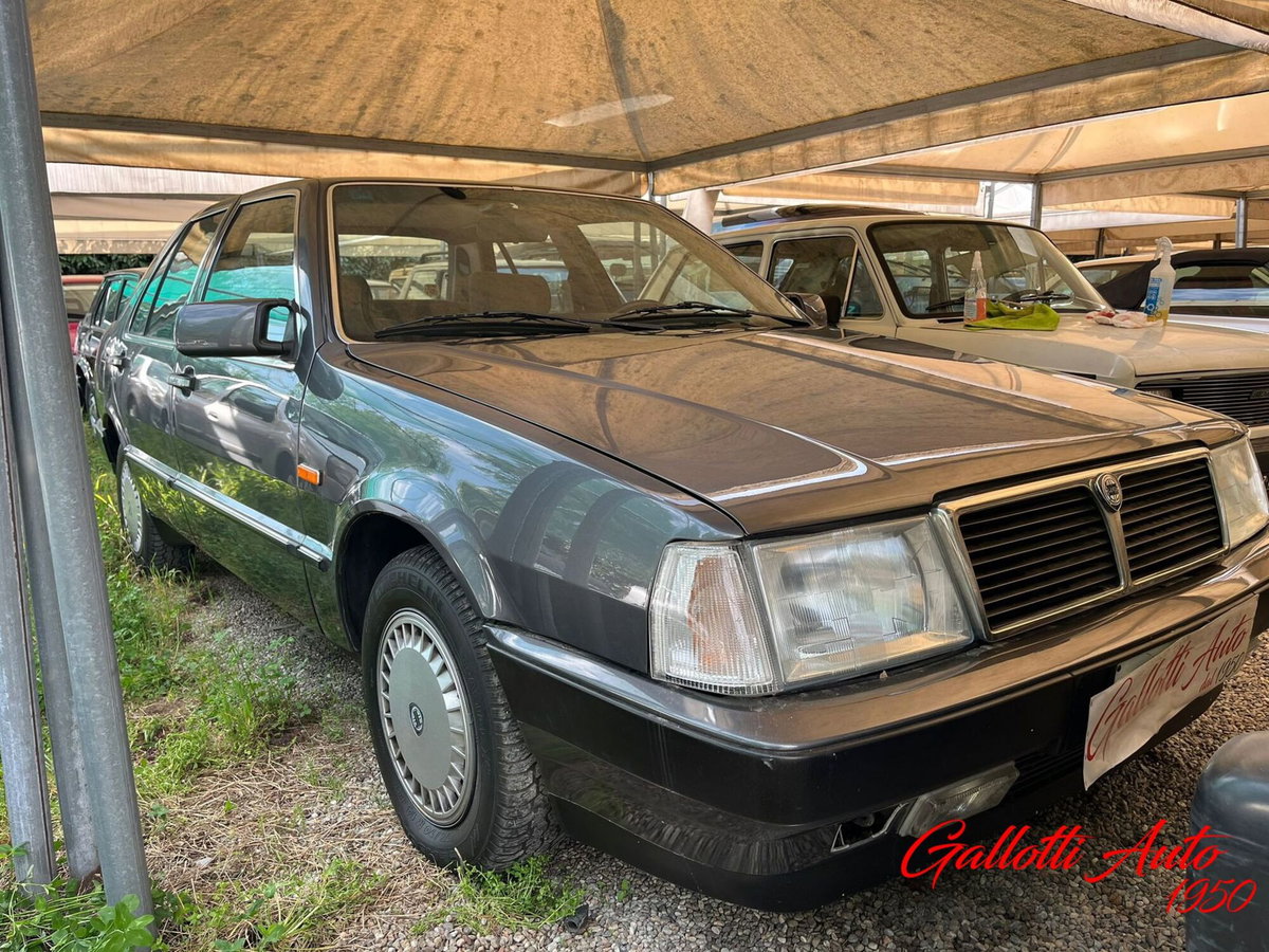 Lancia Thema i.e. turbo 16V (4)