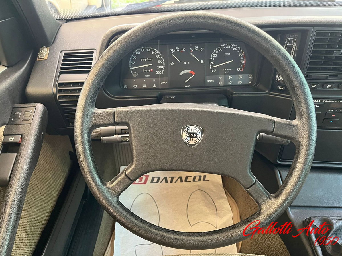 Lancia Thema i.e. turbo 16V (9)