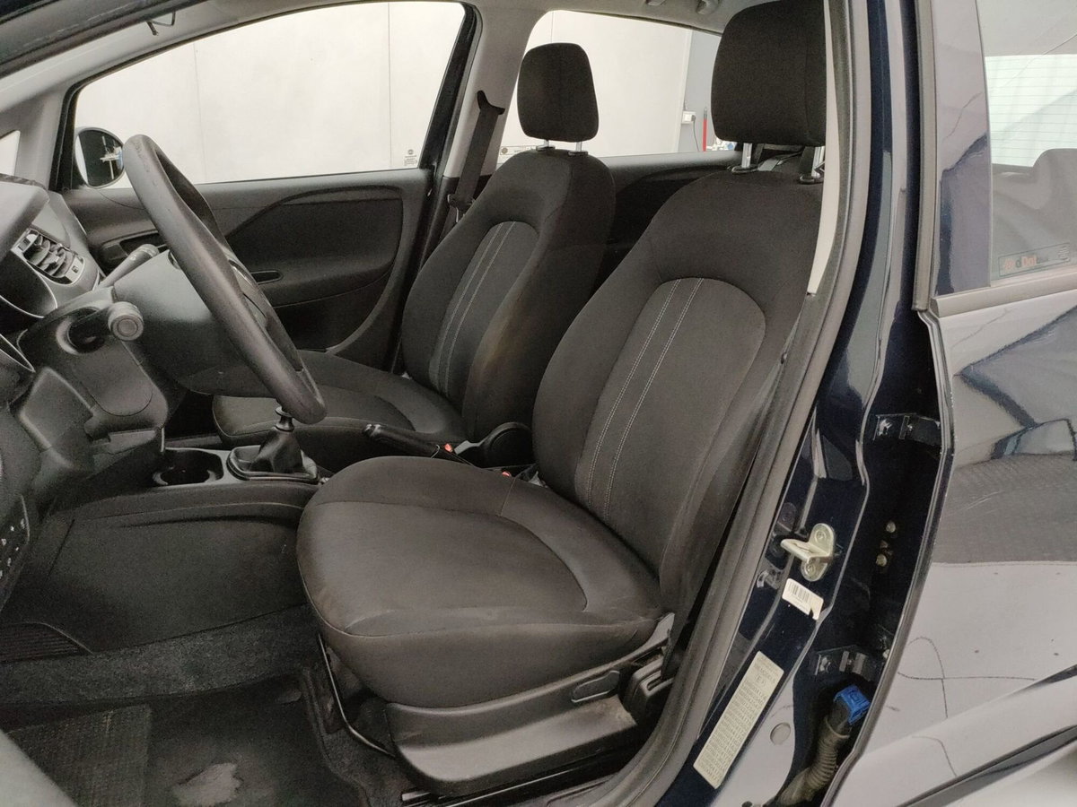 Fiat Punto 1.4 8V 5 porte Easypower Street (13)