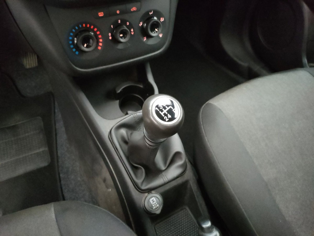 Fiat Punto 1.4 8V 5 porte Easypower Street (19)