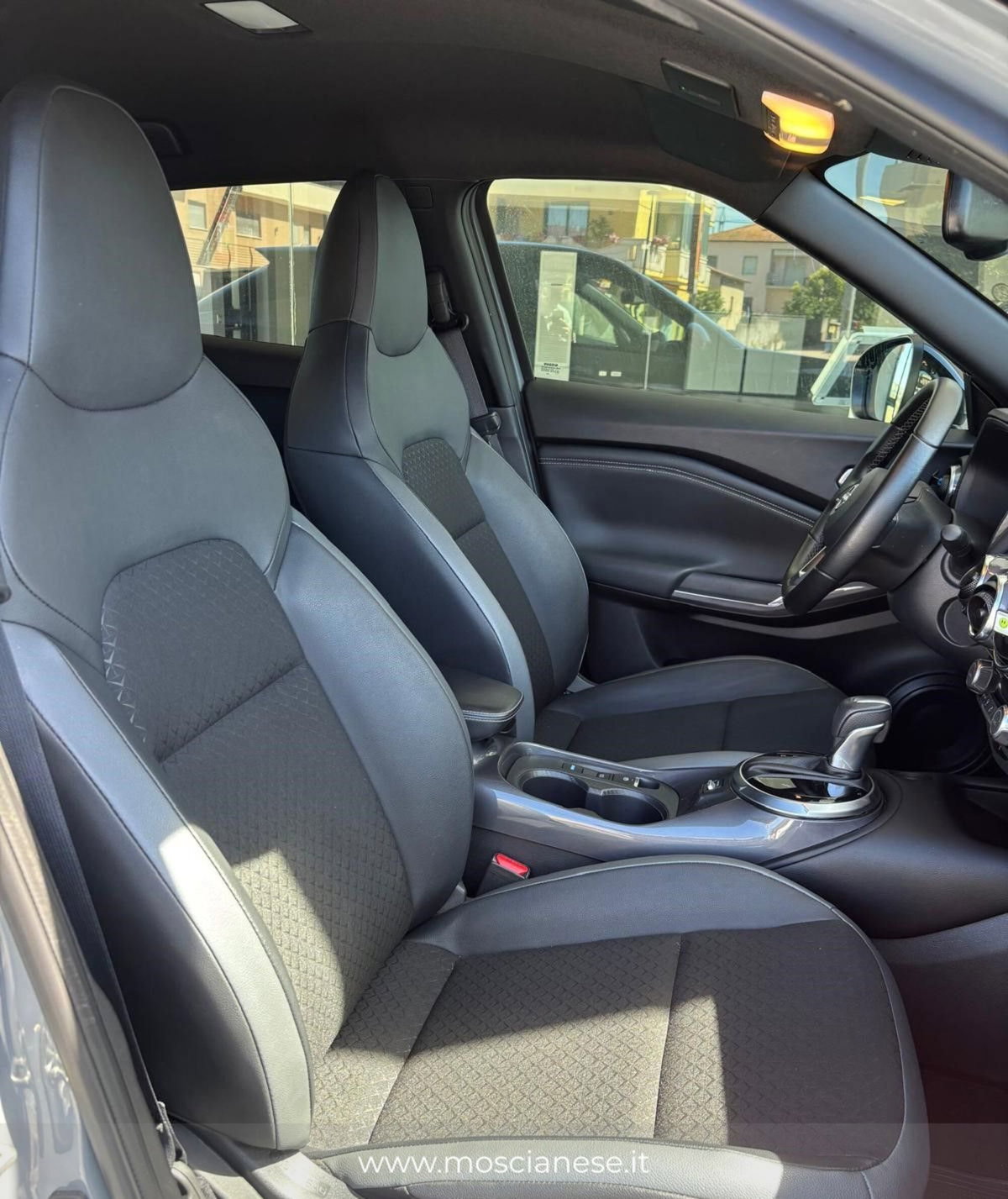 Nissan Juke 1.6 hev N-Connecta (10)