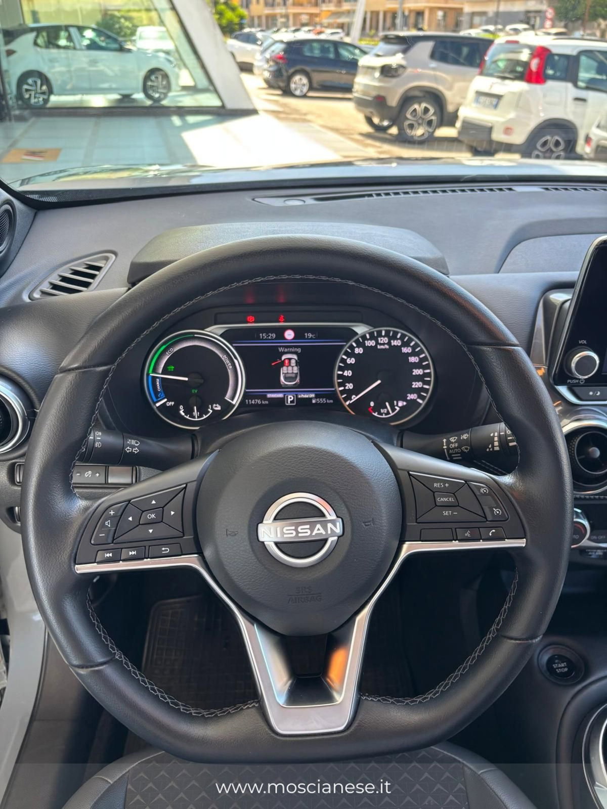 Nissan Juke 1.6 hev N-Connecta (11)