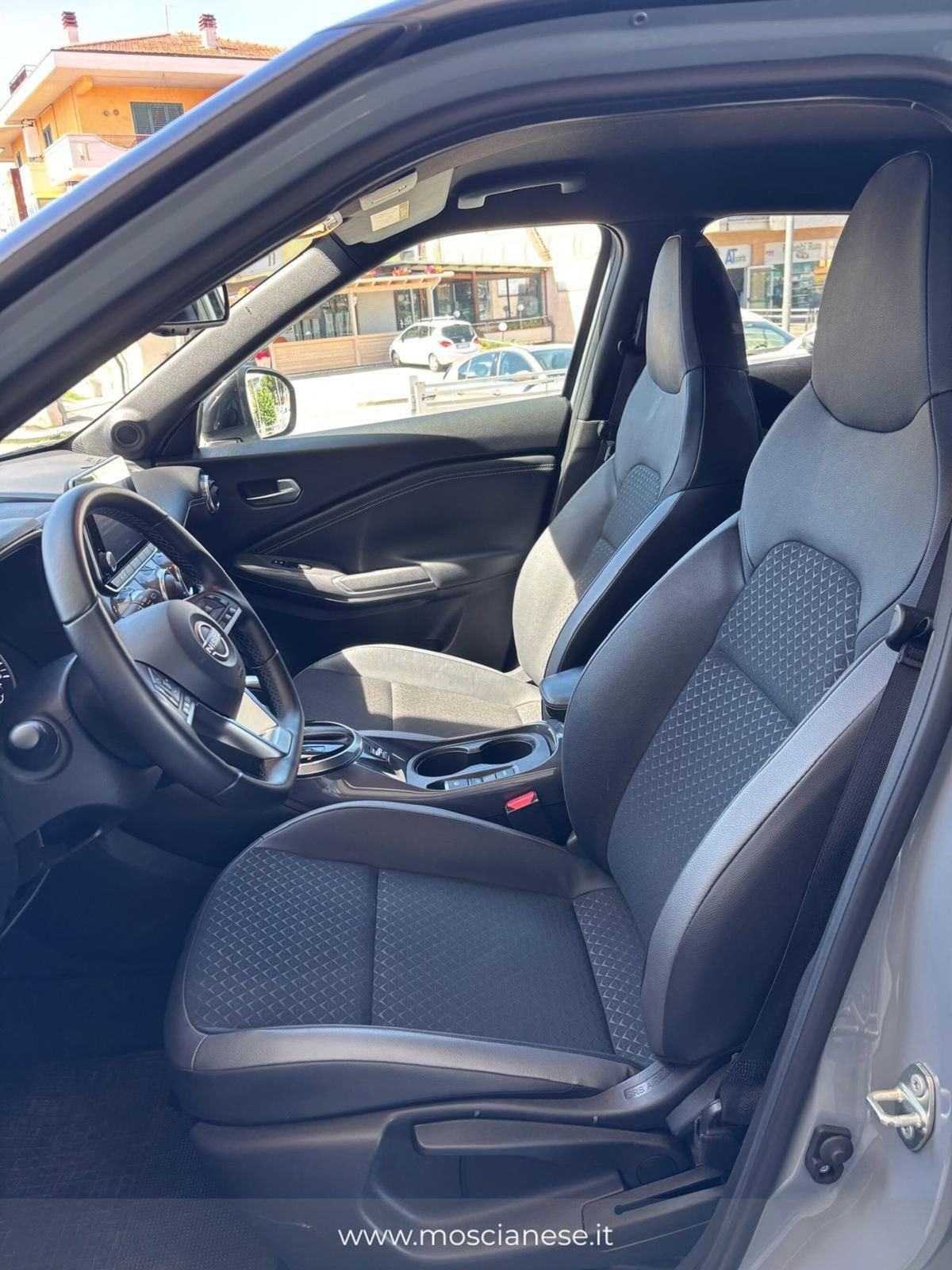 Nissan Juke 1.6 hev N-Connecta (9)