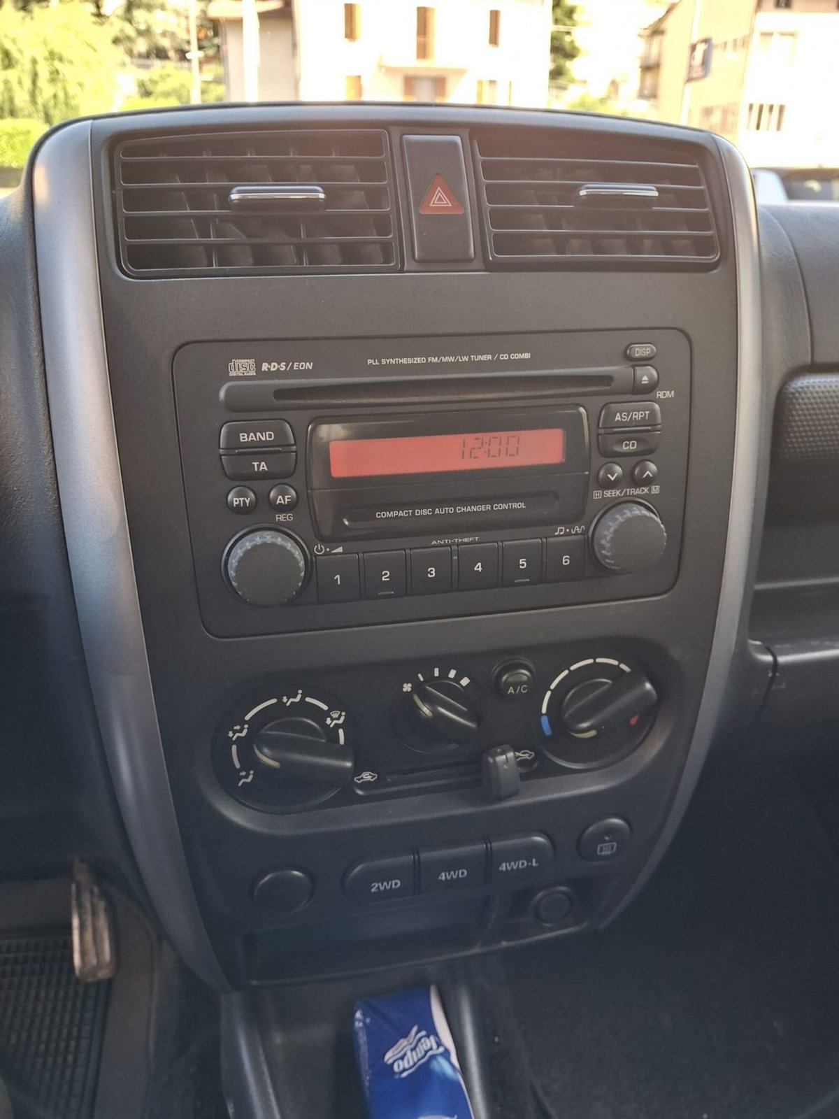 Suzuki Jimny 1.3i 16V cat Cabrio 4WD JLX (16)