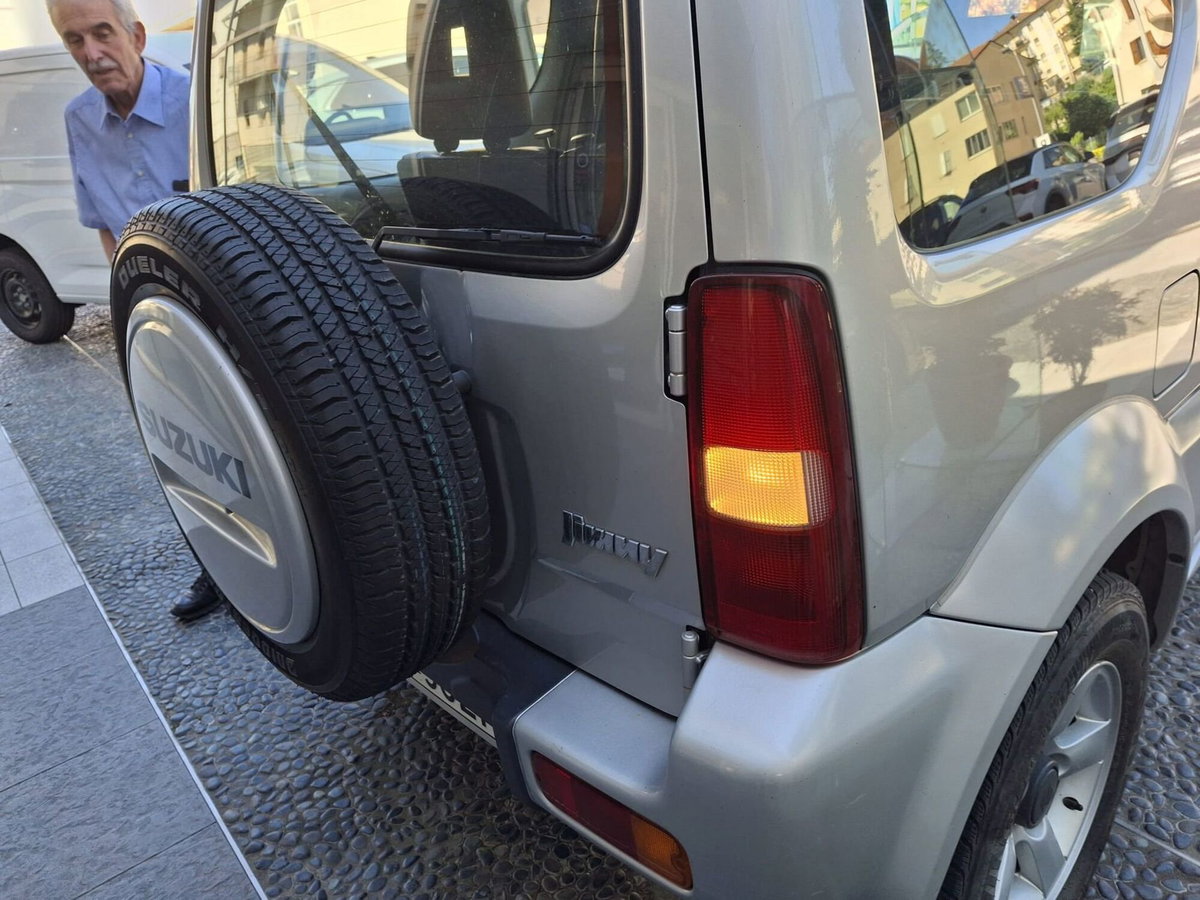 Suzuki Jimny 1.3i 16V cat Cabrio 4WD JLX (8)